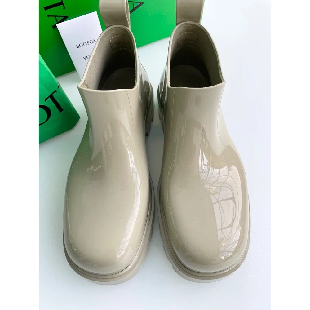 BOTTEGA VENETA Mud Green Shiny Rubber Ankle Rain Boots Size 7/40,‎  $650
